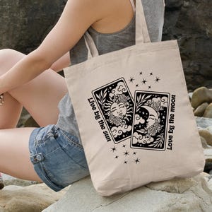Leben durch die Sonne Liebe durch den Mond Tragetasche, Tarot Karte Geschenke, himmlische Tragetasche, Sonne Tragetasche, Mond Tragetasche, Einzigartige Tasche, niedliche Totes