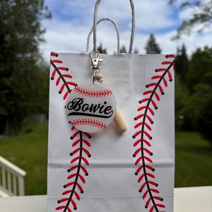 Personalisiertes Harz & ACRYLIC Baseball Namensschild und Tasche für Tasche Geschenke Team Player Coach Geschenk benutzerdefinierte Schlüsselbund Baseball Geburtstagsgeschenke
