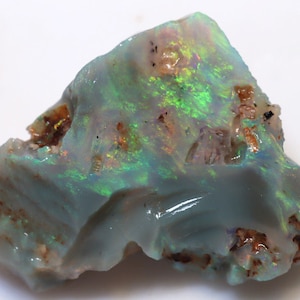 20.37 carats Lightning Ridge Dark Rough