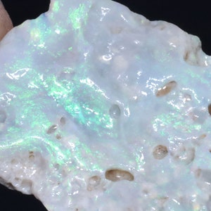 9.71 carats Lightning Ridge N7 Dark Opal Rough