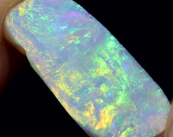 4,15 karaat Lightning Ridge Dark Opal Rough