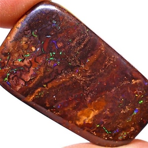 34.50 Carats Koroit Opal Cut Stone