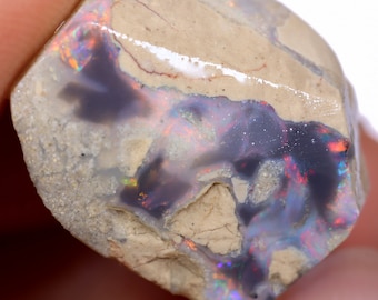 30.93 carats Lightning Ridge Dark Opal Rough