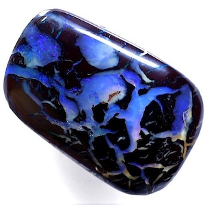14.23 carats Koroit Opal Cut Stone