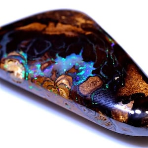 39.27 Carats Koroit Opal Cut Stone