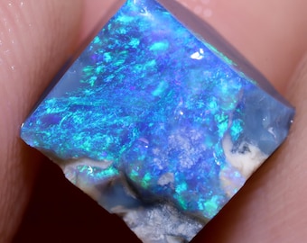 2,10 karaat Lightning Ridge Dark Opal Rough