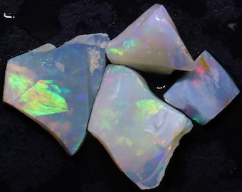 9.87 carats Mintabie Opal Rough Parcel