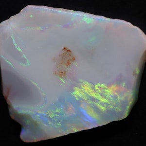 5.92 carats Lightning Ridge Dark Rough