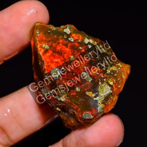 Ethiopian Welo Opal Rough: Natural Gemstone for Jewelry Making (35X28X18 mm, 81 Ct.)