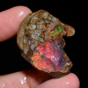 Ethiopian Welo Fire Opal Rough: Natural Gemstone for Jewelry Making (33X27X15 mm, 64.5 Ct.