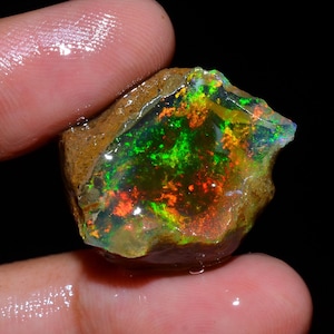AAA Ethiopian Welo Opal Rough: Loose Gemstone for Jewelry Making (24X20X11 mm, 25 Ct.)