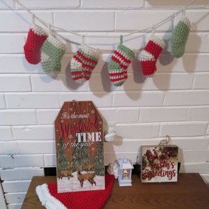 Crocheted Christmas Stocking Garland