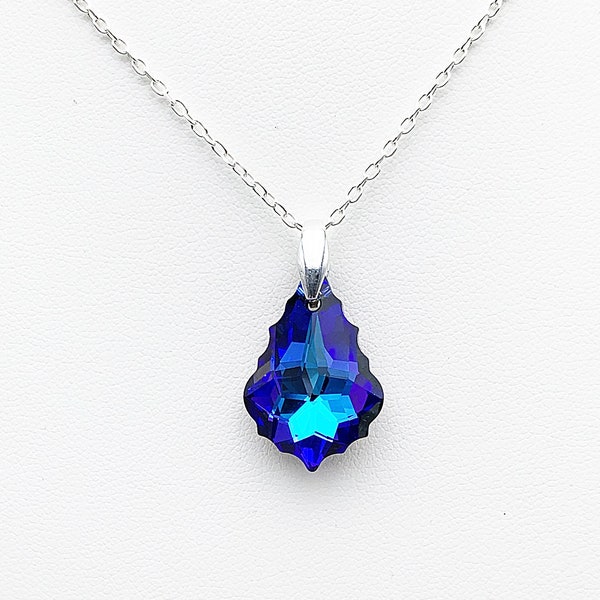 Collier pendentif baroque en cristal de Swarovski bleu violet, crystal héliotrope, sur bélière et chaîne en argent 925