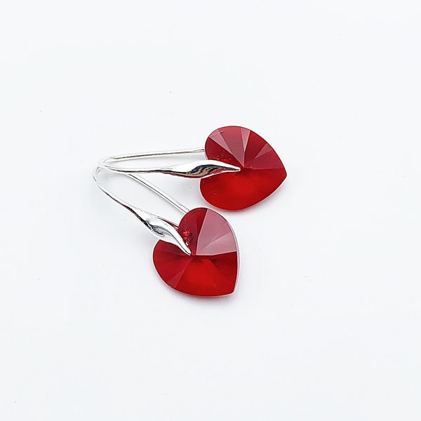 Boucles d'oreilles pendantes coeur en cristal Swarovski rouge, siam, sur dormeuses en argent 925