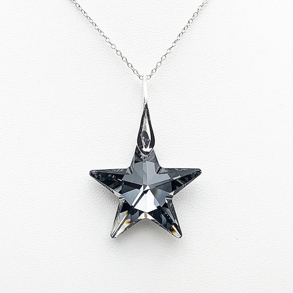 Collier pendentif étoile en cristal Swarovski noir silver night sur bélière et chaîne en argent 925