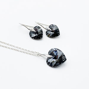 925 silver set and sparkling black Swarovski crystal hearts, on chain and 925 silver sleepers