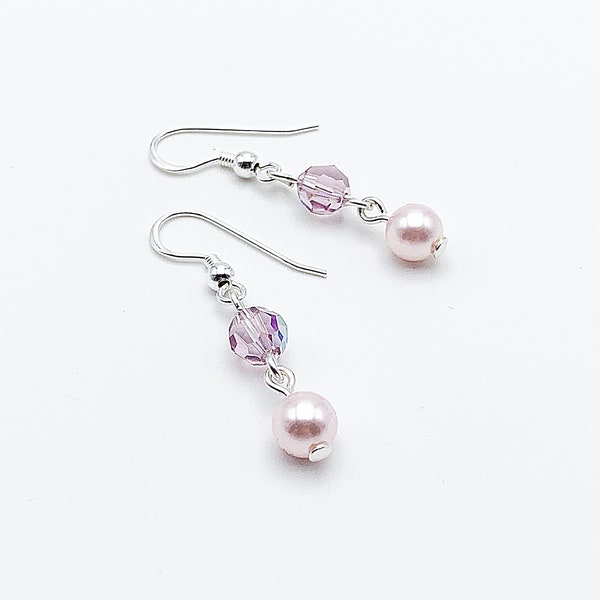 Boucles d'oreilles pendantes perles rondes et en cristal nacrée rose et mauve sur crochets en argent 925