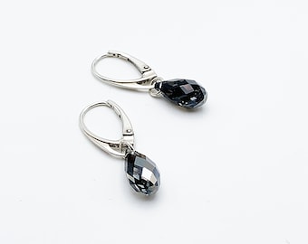 Boucles d'oreilles pendantes gouttes en cristal de Swarovski noir crystal silver night sur dormeuses en argent 925