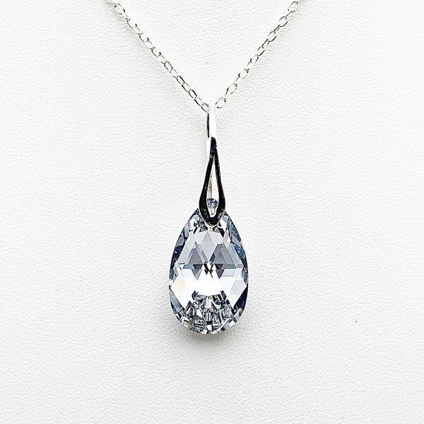Collar colgante de pera en cristal de plata Swarovski, cometa de cristal de luz de plata, sobre carnero y cadena en plata 925