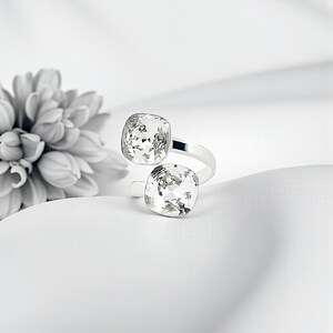 Justerbar ring i 925 sterlingsilver med klara Swarovski®-kristaller – öppen design med fyrkantiga kristaller