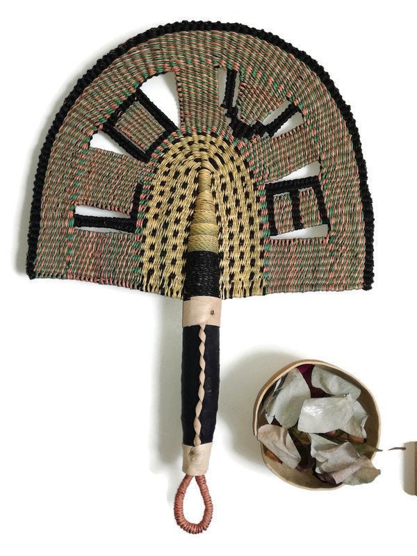 Eventail Bolga Tressé à La Main Love