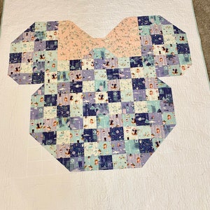 Minnie Mouse Disney Fan Quilt