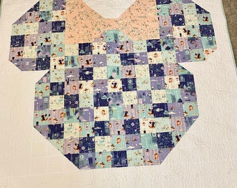 Minnie Mouse Disney Fan Quilt