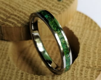 Titanium ring band with Malachite, green Variscite and Aventurine inlay.