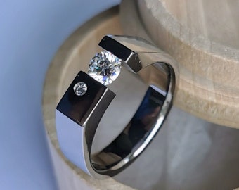Handmade Titanium Tension Ring: Moissanite Stone Setting