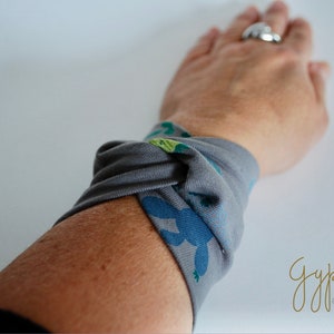 Grey Cactus Twist Wrist Cuff Wrist Band Fashion accessory Women Teens Wrist Tattoo Cover Up Bracelet Fabric Jewellery Scar Cover
