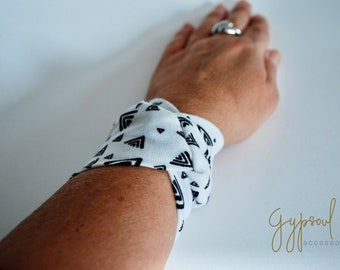 Black Triangles Twist Wrist Cuff Wrist Band Fashion accessory Women Teens Wrist Tattoo Cover Up Wrap Bracelet Fabric Jewellery Scar Cover