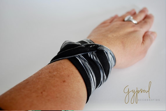 Black Striped Twist Wrist Cuff Wrist Band Fashion Accessory Women