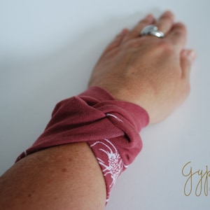 Deep Pink Flower Twist Wrist Cuff Wrist Band Fashion accessory Women Teens Wrist Tattoo Cover Up Wrap Bracelet Fabric Jewellery Scar Cover