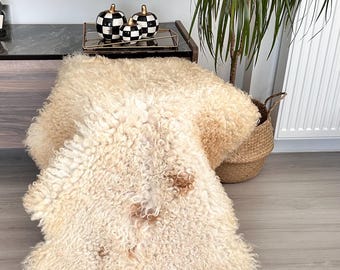 Gotland sheepskin.Curly SheepSkin Natural Tanned Handmade SheepSkin Rug.Genuine Sheepskin.Organically sheepskin.Real soft Sheepskin pelt