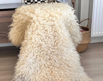 Tappeto in pelle di pecora Gotland, coperta in lana di pecora riccia naturale, copridivano/copripoltrona 45x35 pollici