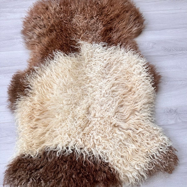 Gotland sheepskin. Curly sheepskin. Natural Tanned Handmade SheepSkin Rug. Genuine Sheepskin. Organically Tanned. Real soft Sheepskin.