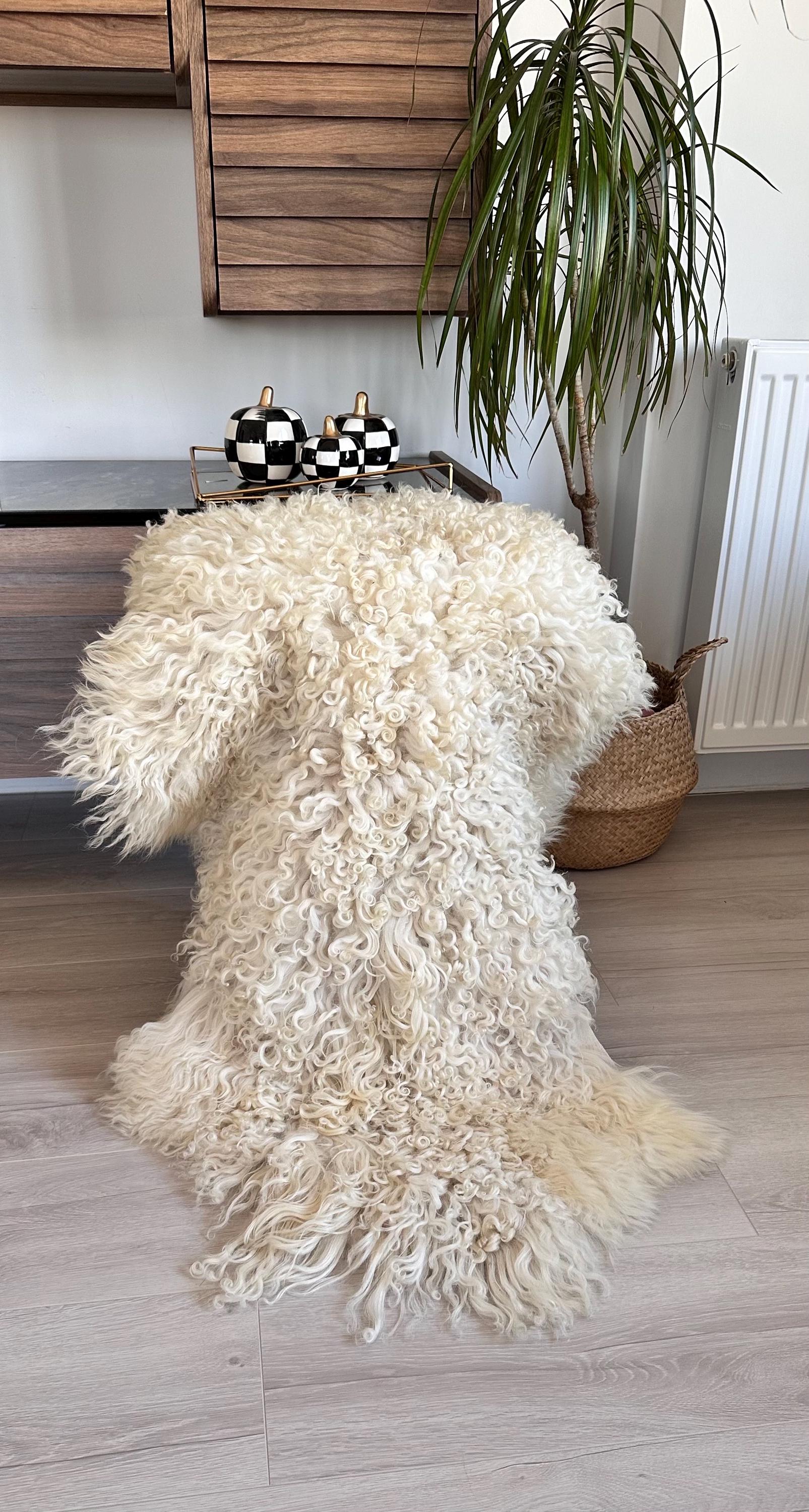 【新品未使用】値下げ　ゴットランドシープスキン グレー ラグ 羊 天然素材 新品未使用】値下げ ゴットランドシープスキン グレー ラグ 羊 天然