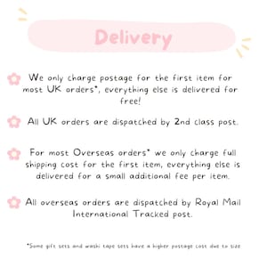Puede incluir: Un gr&aacute;fico rosa y blanco con la palabra "Entrega" en un cuadro rosa. El texto explica las pol&iacute;ticas de env&iacute;o para pedidos del Reino Unido y del extranjero. El texto incluye la frase "*Algunos sets de regalo y sets de cinta adhesiva washi tienen un coste de env&iacute;o m&aacute;s alto debido al tama&ntilde;o*"