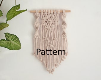 Small Macrame Wall Hanging Pattern With Photos, PDF DIY Beginner Digital Pattern