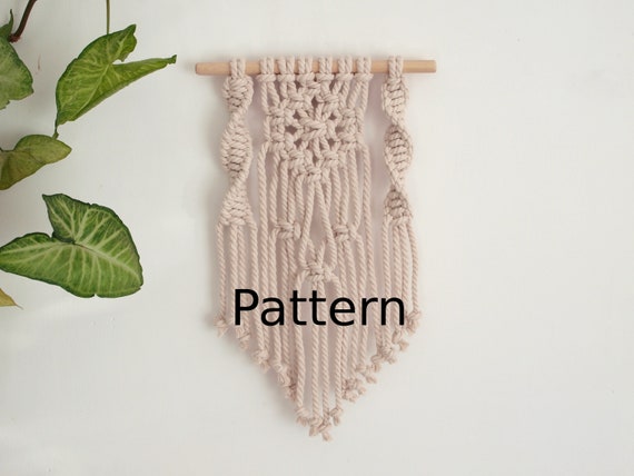Solid Oak Lacy Squares Small Macrame Kit