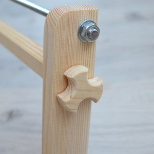 Modern Wooden Loom for LONG seed beadwork weaving - For loomed stitch hatbands, gerdans, bracelets and choker - Workspace size 8" x 9" Bild 7
