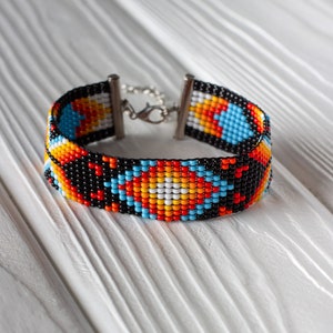 Inspired Feather Loom bead bracelet - black pattern, native inspired looming beadwork, bright bracelet, adjustable length - beads 10/0