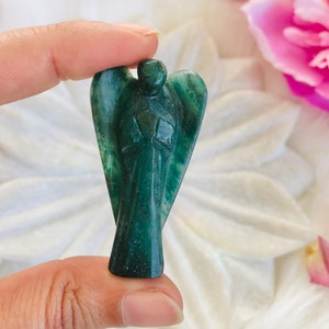 Hand geschnitzte Grün Aventurin Kristall Engel: 5,1 cm Glück Taschenfigur