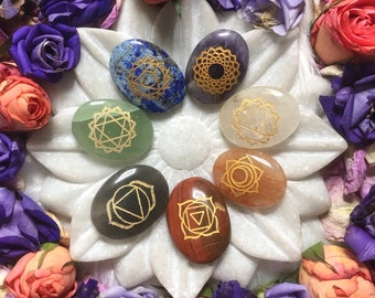 7 chakra crystal symbols set / Premium quality pocket stones / Healing crystals / Metaphysical crystals / Crystal set / Chakra palm stones