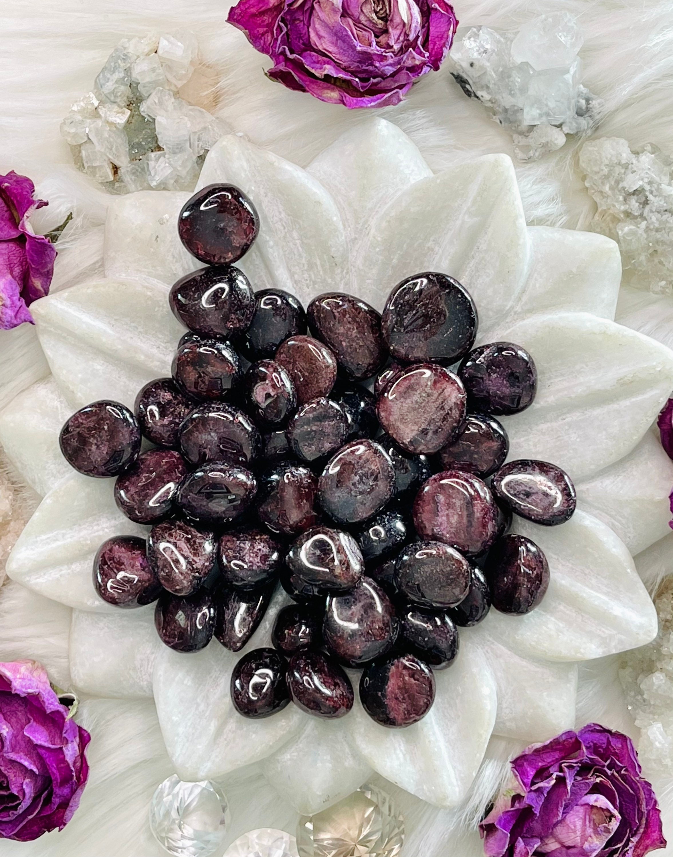 x 2 Beautiful premium Garnet crystal gemstones / Reiki energy blessed…