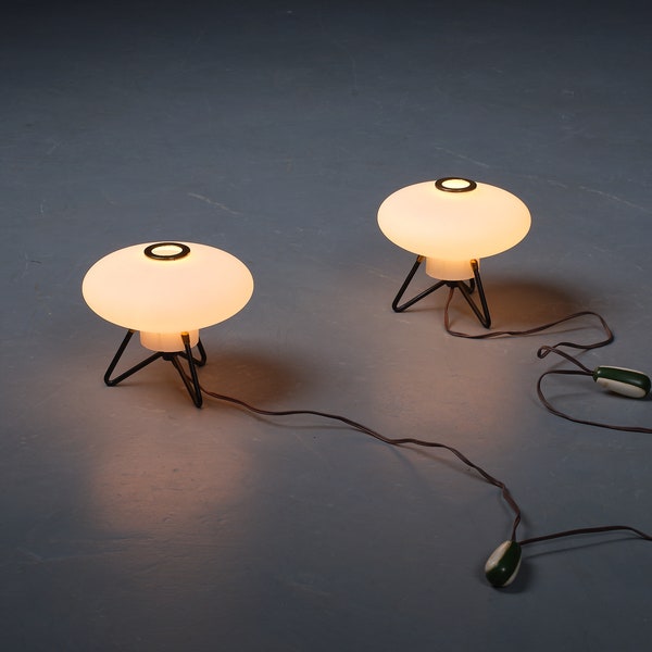 Retro Futurism: Pair of 1950s STILNOVO Opaline UFO Table Lamps