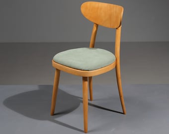 Ensemble de 4 chaises de salle à manger : bois de hêtre avec rembourrage vert clair, moderne du milieu du siècle