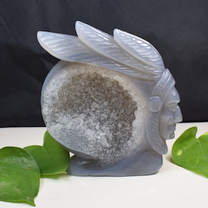 4.29 &quot;de altura Ágata gris Cornalina Cuarzo Cráneo de Cristal, Cráneo del Jefe Indio, Piedra de Meditación del Altar, Talla de Geoda de Ágata C580