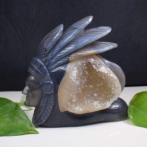 4.33 &quot;de altura Ágata gris Cornalina Cráneo de cristal de cuarzo, Cráneo del jefe indio, Piedra de meditación del altar, Talla de geoda de ágata C577