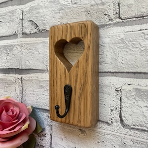 Solid Oak Key Hanger With Heart Aperture. Rustic farmhouse decor. Heart key holder. Valentines gift. Wood decor.